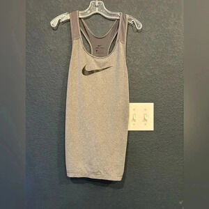 Women’s Nike razorback tank size XS